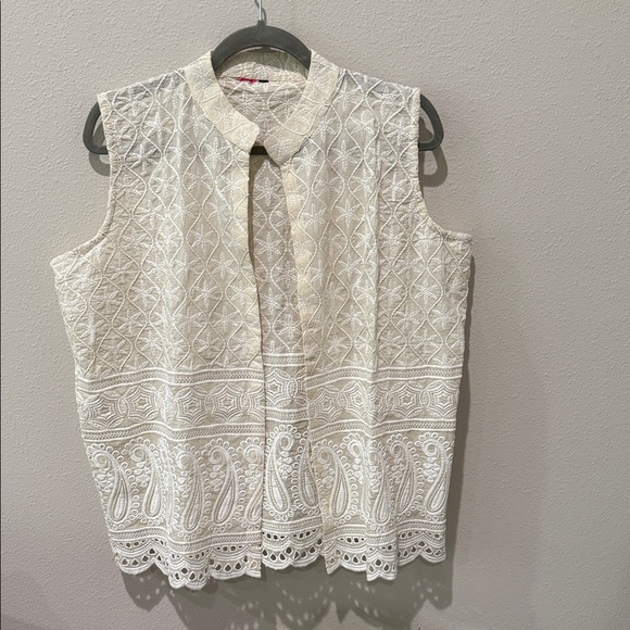 Tops - Elegant Cream Lace Vest